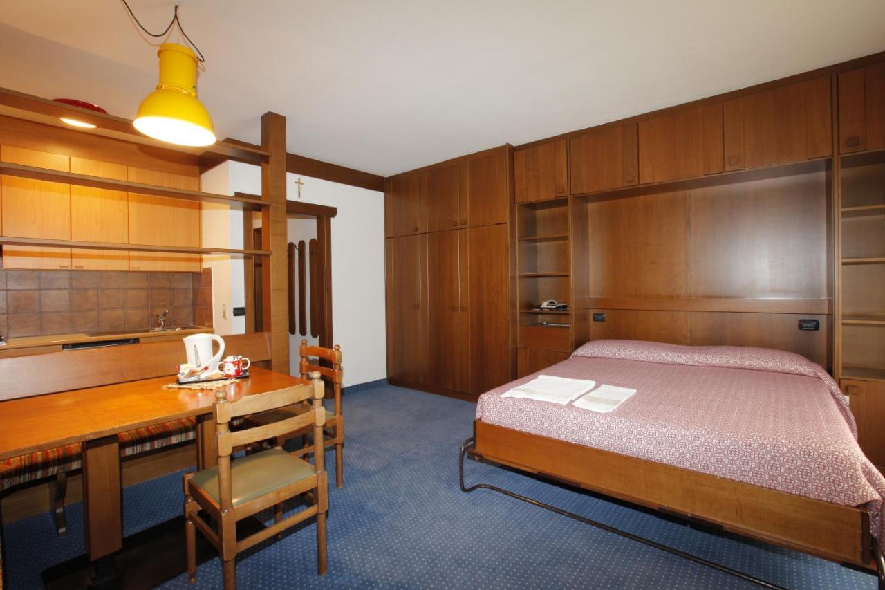 Breguzzo Hotel Carlone מראה חיצוני תמונה