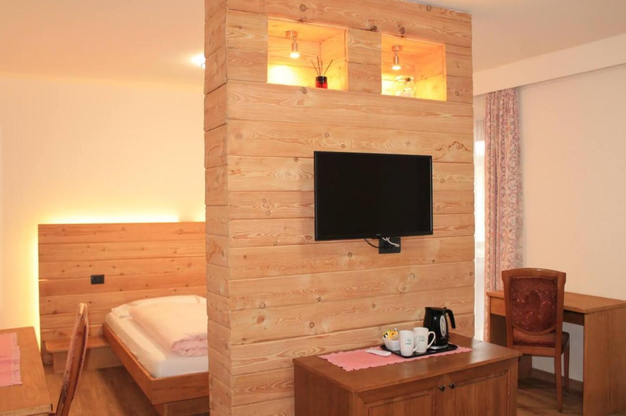 Breguzzo Hotel Carlone מראה חיצוני תמונה