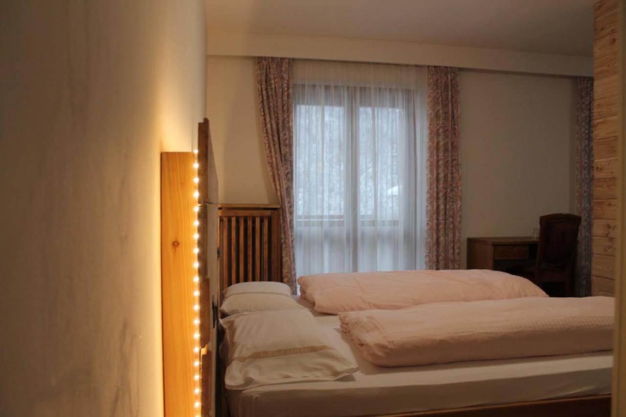 Breguzzo Hotel Carlone מראה חיצוני תמונה