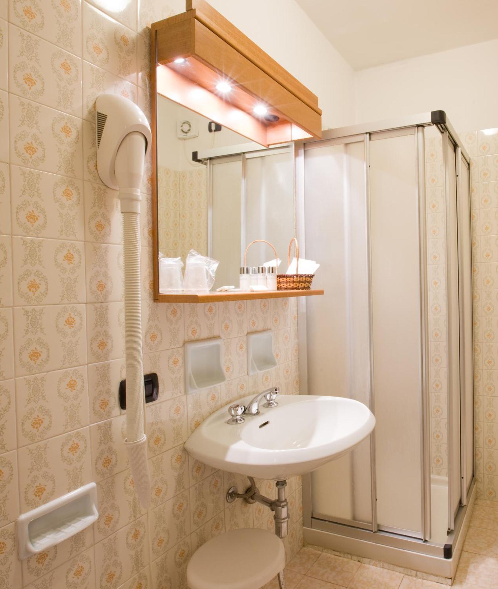 Breguzzo Hotel Carlone מראה חיצוני תמונה