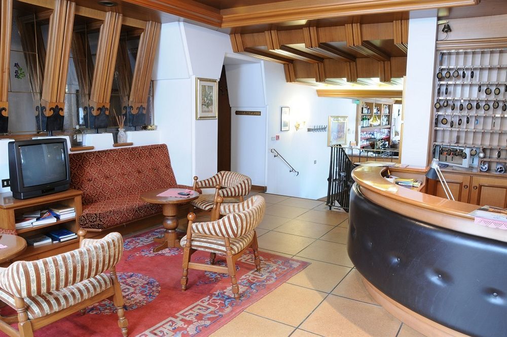 Breguzzo Hotel Carlone מראה חיצוני תמונה